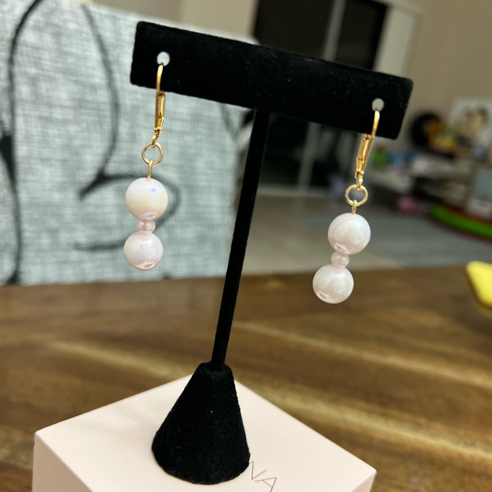 @Pretty light pink earring